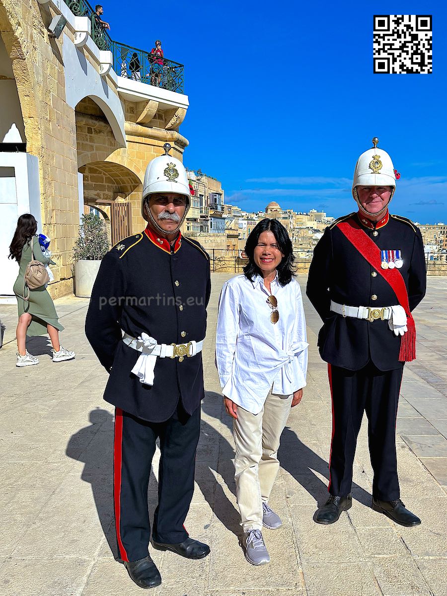 Malta Valletta Upper Barrakka Jin having a friendly chat with the local police