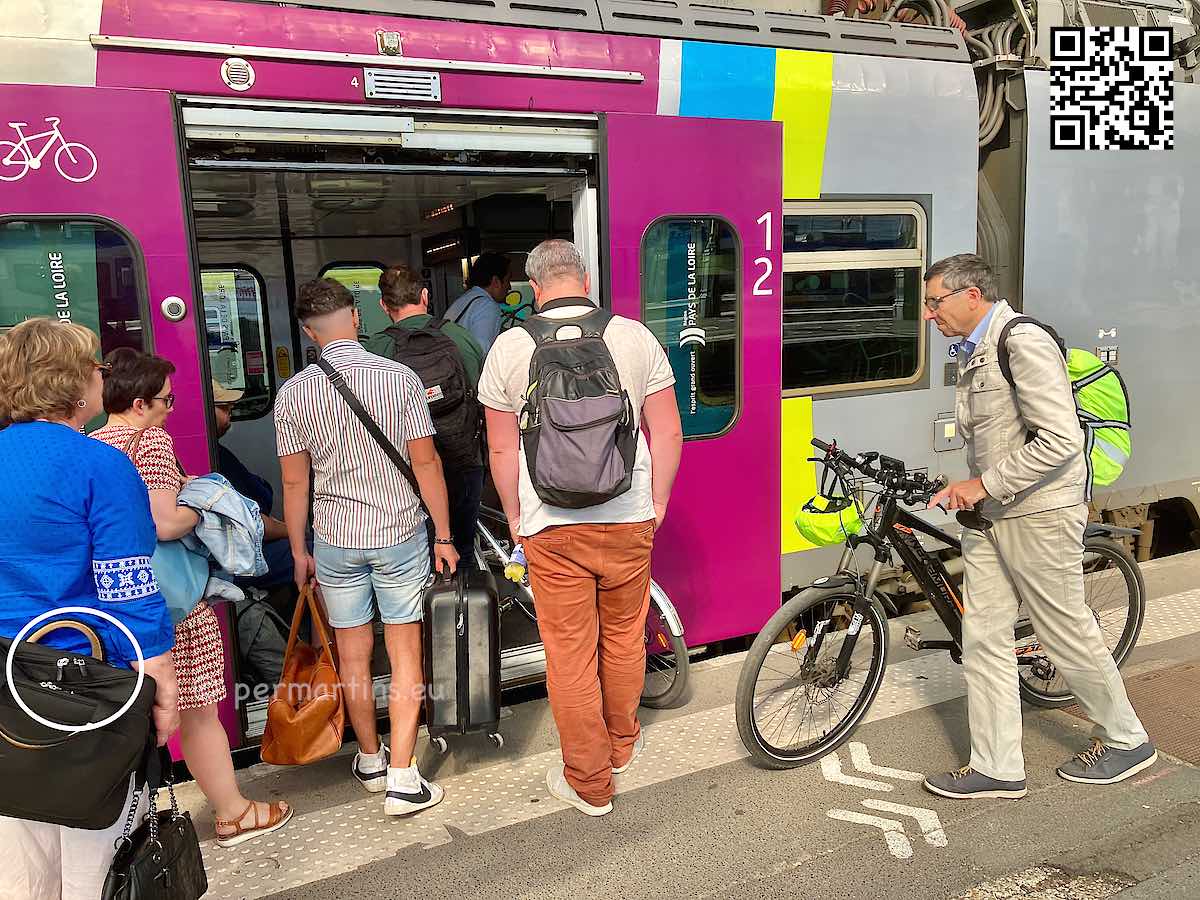 France Tours train people getting onboard a train